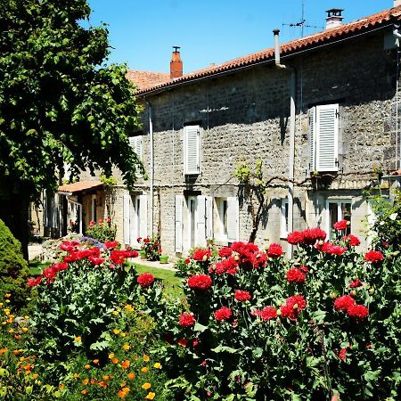 Les Noyers Aulnay Bed & Breakfast Aulnay  Dış mekan fotoğraf