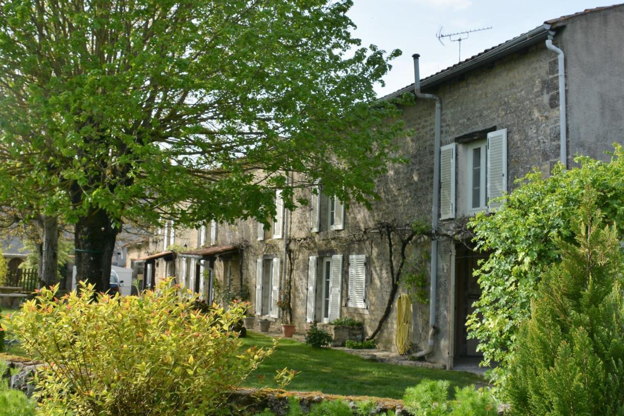 Les Noyers Aulnay Bed & Breakfast Aulnay  Dış mekan fotoğraf